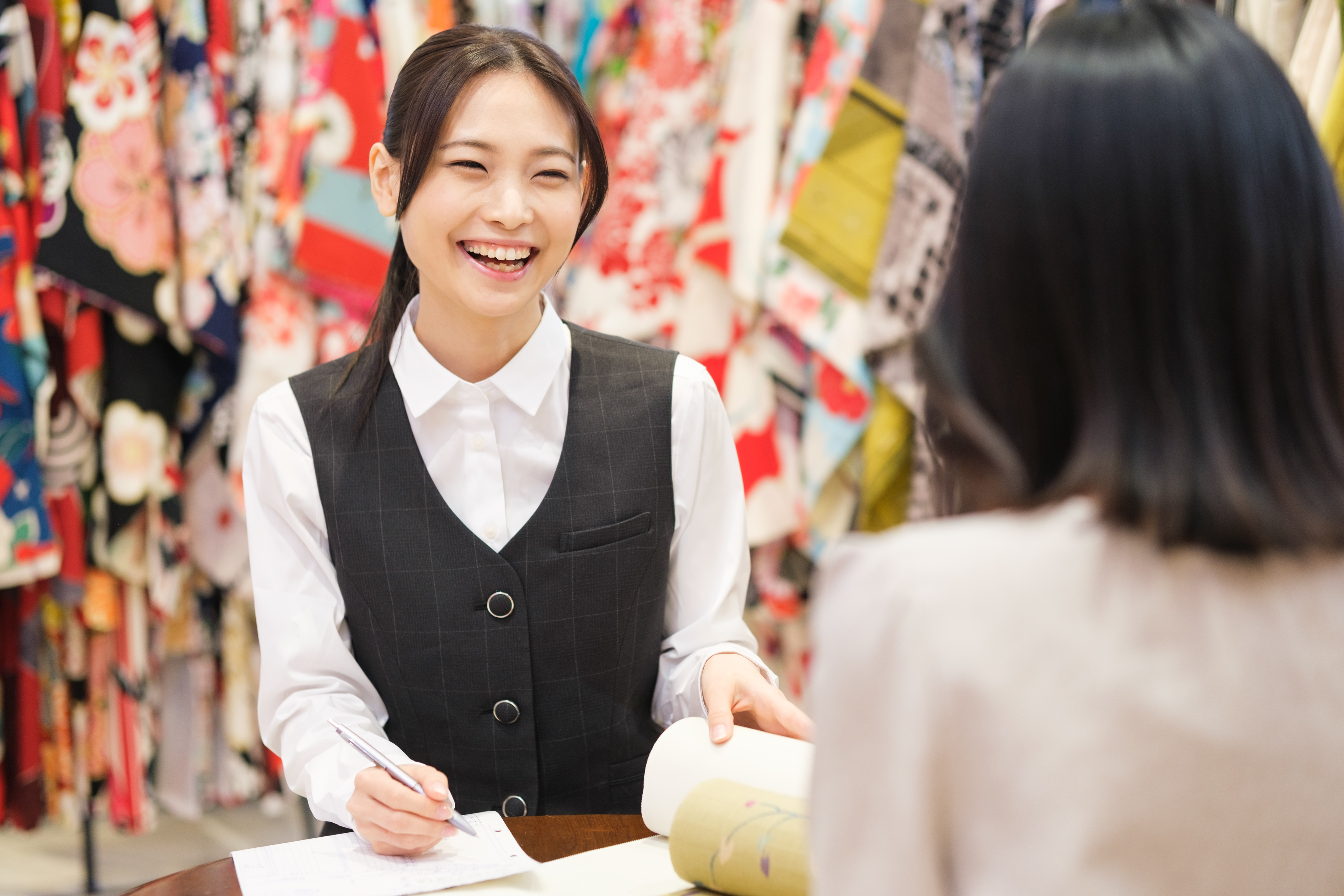 着物の販売＜総合職＞日本文化継承と地域貢献に関わるお仕事です！／株式会社ヤマノホールディングス